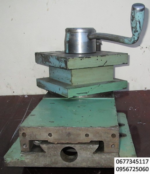 суппорт с резцедержателем  стакан токарно винторезный фт 11 , резцедержатель фт-11 